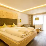 Baeckelar Wirt Superior 3* Ζόλντεν