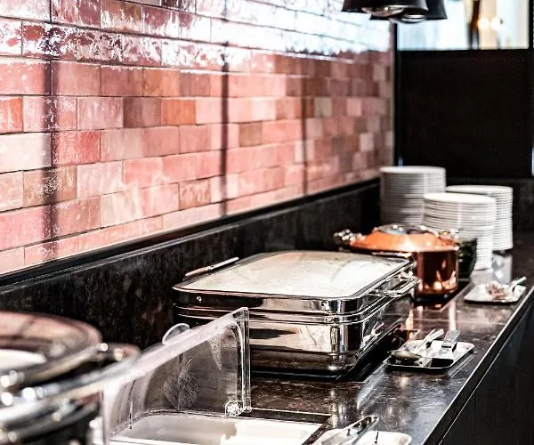 Отель Baeckelar Wirt Superior 3*