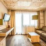 Baeckelar Wirt Superior 3* Зёльден