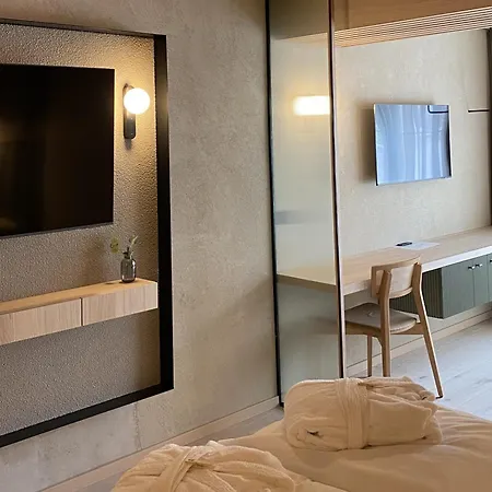 Backelar Wirt Superior Otel 3*