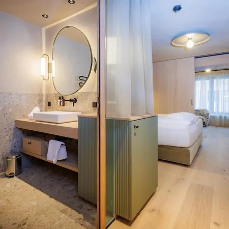 Backelar Wirt Superior Hotel 3*